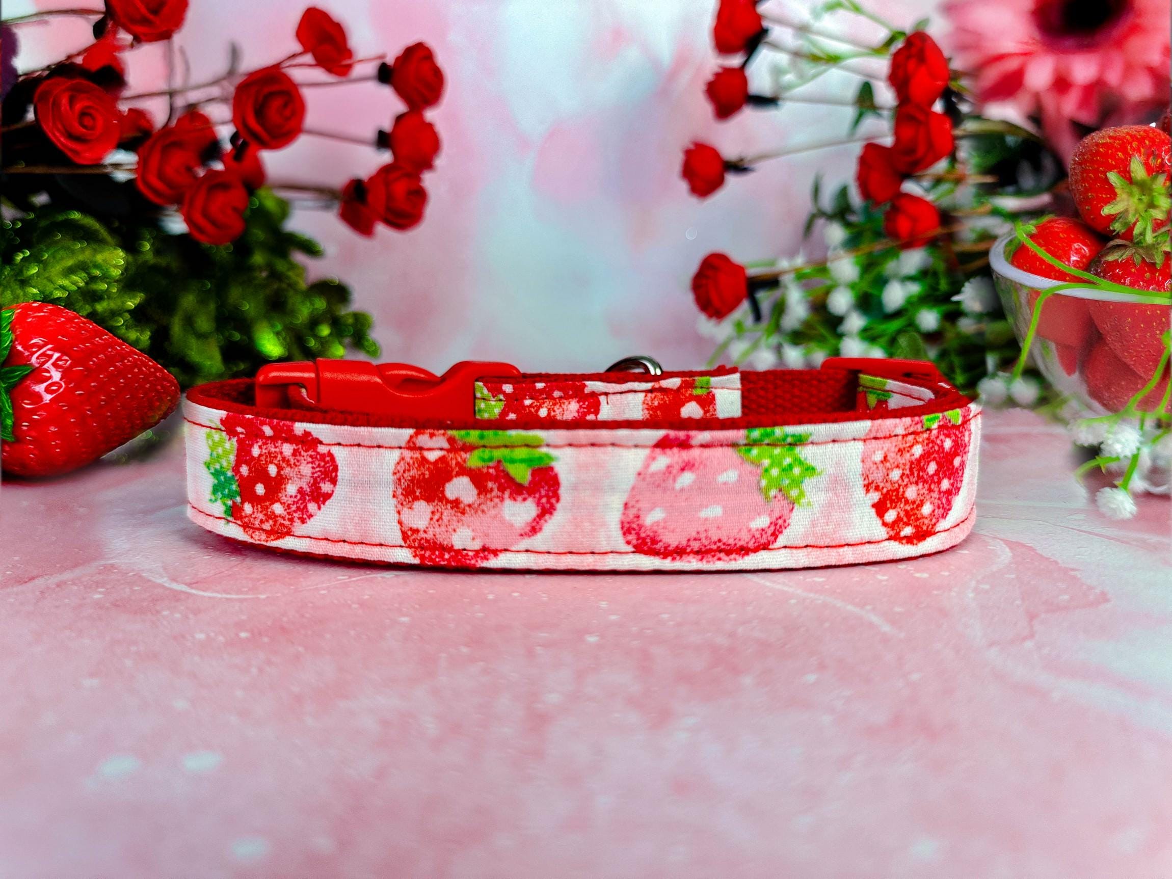 いちご柄花飾り付き首輪 イチゴ柄のかわいい犬用首輪/デイジーフラワーガール柄の犬用首輪/花柄