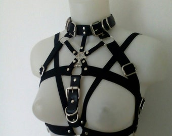 Arnés elástico con pequeño símbolo de pentagrama, color negro, tallas XS-XXXL