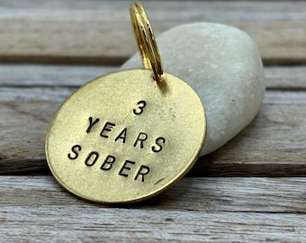 3 Years Sober Personalized sobriety keychain. Custom sober birthday gift. Recovery anniversary keychain, Addiction recovery gift. AA coin