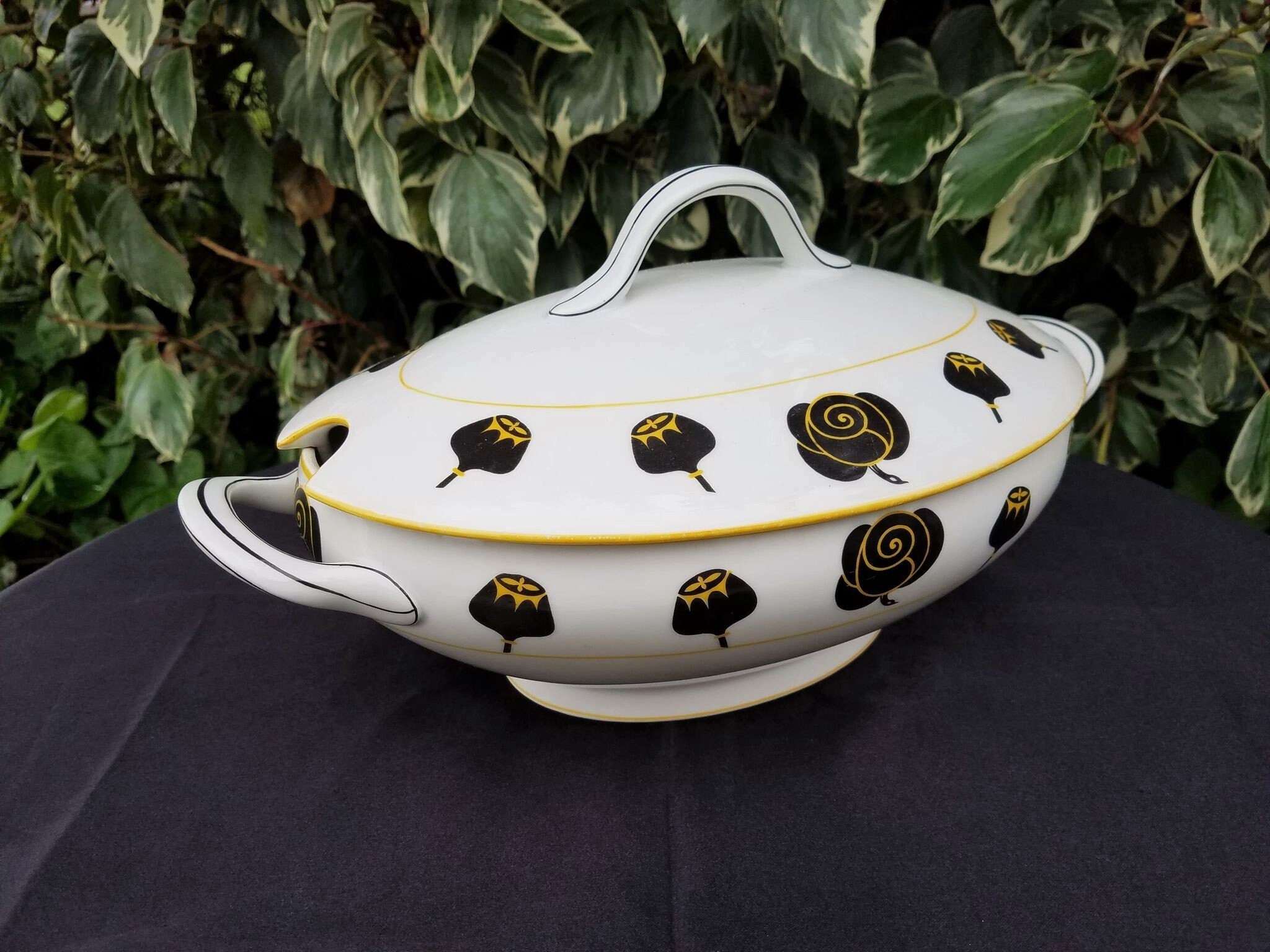 Français Vintage 1950 Raynaud Limoges Porcelaine Tureen & Cover, Vegatable-Casserole Dish, Français 