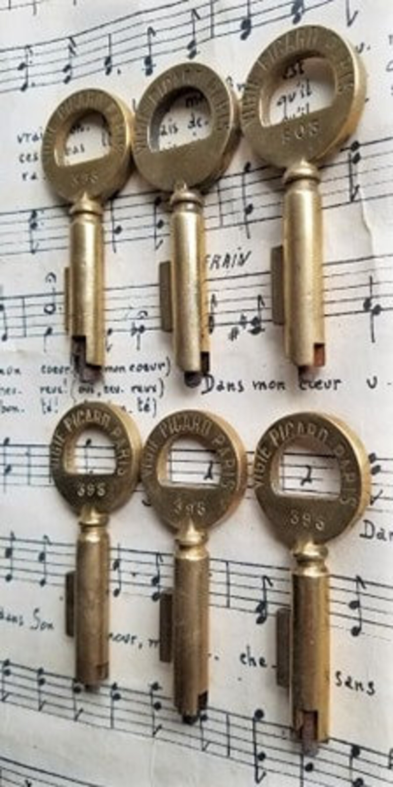 Acheter Les Clés De Locke And Key 6 Antique Français Solid Brass Safe-Security Keys par Vigie | Etsy