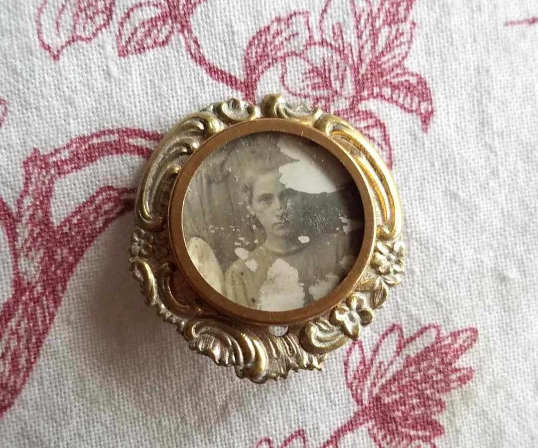 Antique French Art Nouveau Floral Photograph Brooch,christmasbirthday