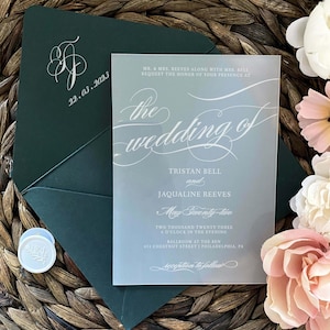 Enveloppe vert foncé, faire-part d'invitation en acrylique dépoli pour mariage élégant, rendez-vous en acrylique avec pochette en vélin, carte Rsvp, code QR, émeraude