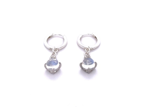Real moonstone earrings 925 silver, handmade gemstone earrings, delicate moonstone earrings, unique birthstone jewelry