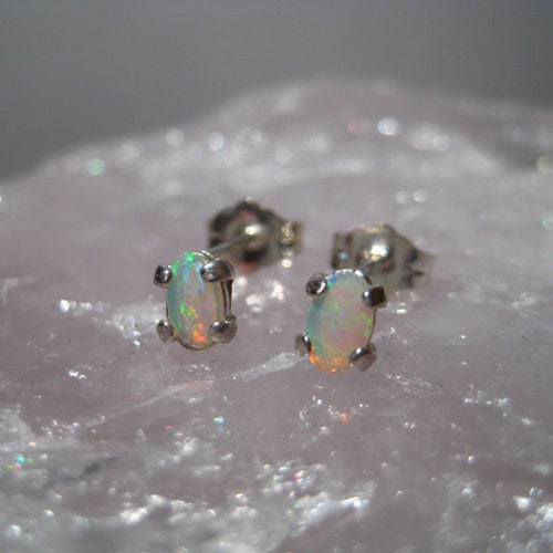 Opal shipping Earrings, Opal Earrings, Real Opals, Earrings Silver, Ear studs Opal, Earrings oval, Petite earrings, Gemstone Earrings,