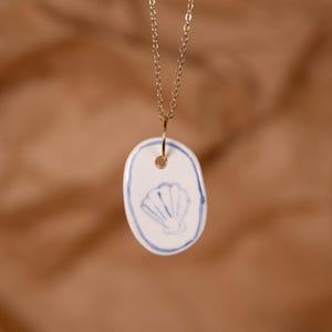 Illustrated Seashell Necklace Pendant | Seashell Necklace Pendant | Seashell Pendant | Seashell Ceramic Necklace | Seashell Drawing Necklace