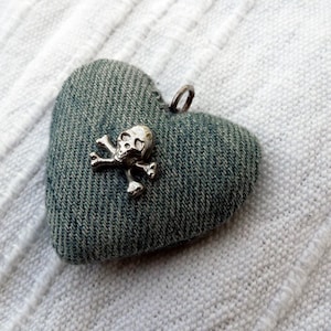 Aangenaam kennis te maken! -denim hanger met schedel van de Jolly Roger