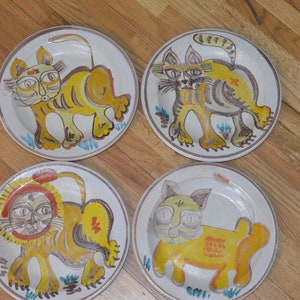 SALE!   HTF Set of  Four Vintage 1950s Desimone Italy Cat Dinner Plates Each One is Different