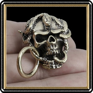 Serpiente Concho Biker Medusa Serpiente Cráneo Concho Monedero Conector de cadena Suministro de artesanía de cuero EDC ¡EN STOCK!