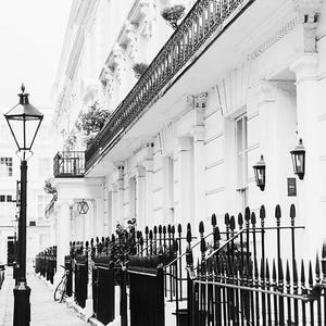 London Street Photo Art, London House Wall Art, Luxury London House Photos, London Style Photo Prints, London Home Photography