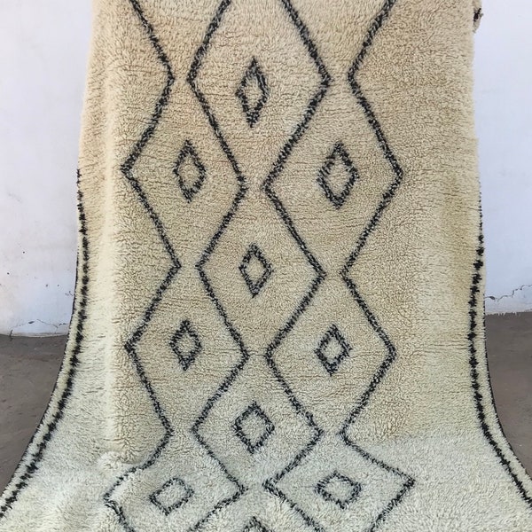 Beautiful Vintage Moroccan Beni Ourain Rug Handmade Berber wool carpet