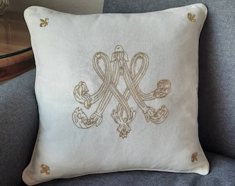 Embroidered cotton cushion cover - Marie-Antoinette monogram - White and gold