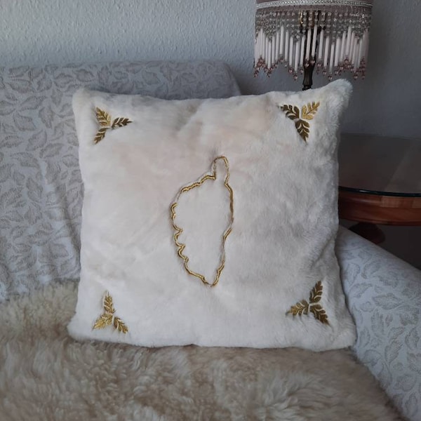 Housse de coussin en fausse fourrure brodée - Corse