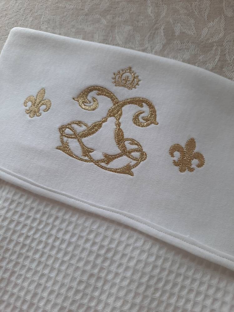 Couverture Lit Bebe Coton Brodee Monogramme Louis Xv Garcon Etsy Couverture Lit Bebe Coton Brodee Monogramme Louis Xv Garcon Etsy