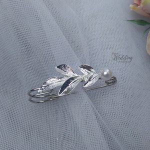 Leaf Wedding train pin, Bridal dress train clip, Silver leaf train brooch, Bridal gown back train brooch AT0006