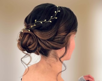 Minimalist floral Wedding hair vine Gold leaf hair piece Rustic Bridal headband "Flora" VCH0003