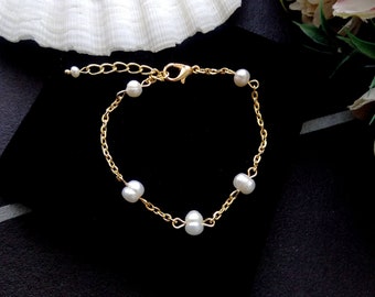 Bridal freshwater pearls bracelet, Minimalist wedding bracelet, Natural pearls jewelry BRA0001