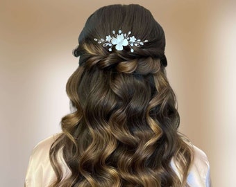 Peigne à cheveux floral de mariage, Bijou de cheveux mariée romantique en cristal et fleurs blanches PG0012