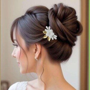 Small bridal hair piece with white porcelain flower, Wedding hair pin, Bridal hair comb with ceramic flower and 3 colors leaves EP0033