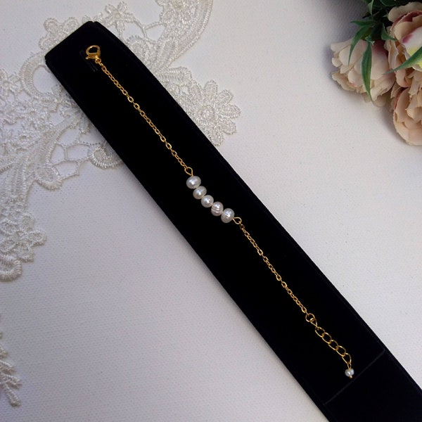 Bracelet simple de mariage ou soirée en perles naturelles, Bijou minimaliste de mariée en perles d'eau douce BRA0002