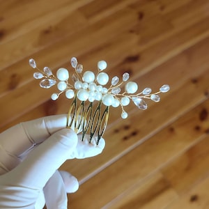 Pearl classic wedding hair comb, Bridal hair piece with peals and crystals PG0014