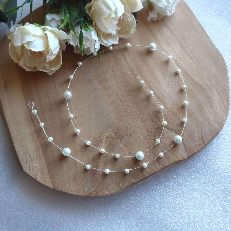Vigne de cheveux simple, bandeau minimaliste en perles nacrées pour coiffure élégante de mariage