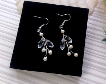 Pearl and crystal wedding earrings, Romantic bridal jewelry BO0018