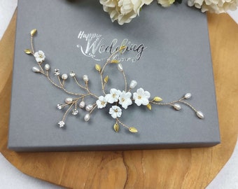 Vigne de cheveux florale pour coiffure de mariée, Bijou de cheveux romantique avec fleurs blanches et perles d'eau douce  BJ0017
