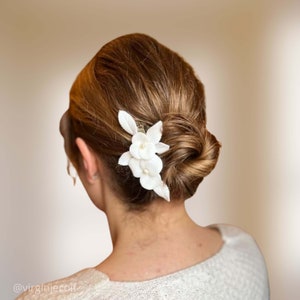 White flowers and leaves wedding hair clip, Cold porcelain floral bridal hair piece, Wedding hair accessory HC0005