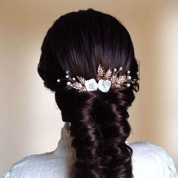 Épingles à cheveux de mariage fleurs blanches, perles et feuilles dorées, Lot de 3 pièces bijou de cheveux  floral mariée  EP0009