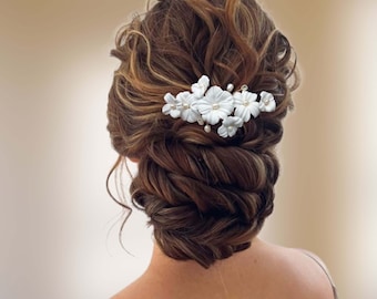 White flowers and freshwater pearls hair piece for bridal hairstyle, Romantic wedding floral hair comb BJ0006