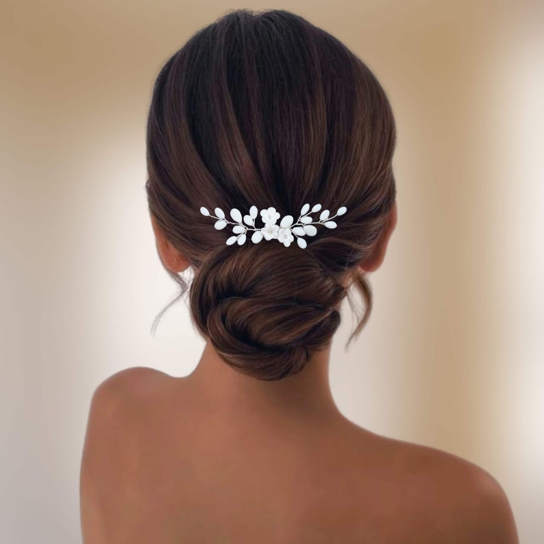 Petit bijou de cheveux floral en porcelaine froide blanche pour coiffure raffinée de mariage