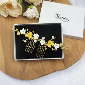 Vintage style wedding hair comb with white porcelain flowers, Gold hair piece for bridal hairstyle PG0027