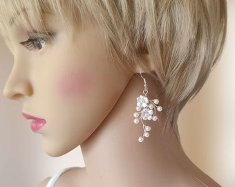 Floral earrings for boho wedding, Boho bridal jewel with flowers and pearls, Romantic wedding earrings BO0003