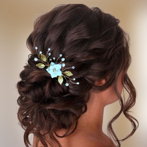 Floral bridal hair comb, Wedding hair comb with white flower, pearls & rhinestones, Bridal hair piece, Wedding headpiece PG0019
