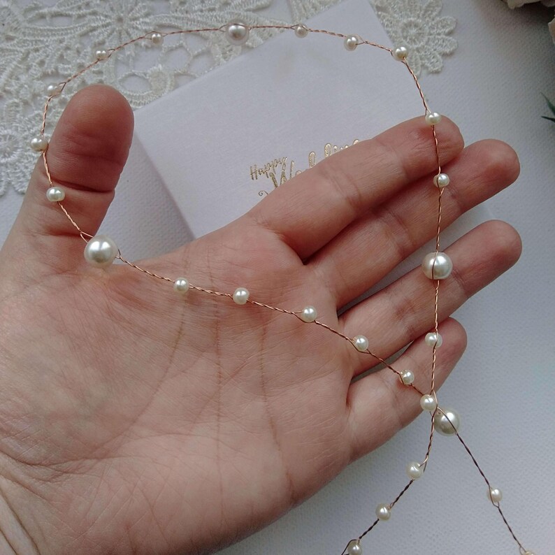 Vigne de cheveux simple, bandeau minimaliste en perles nacrées pour coiffure élégante de mariage