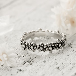 Sterling Silver Daisy Rings For Women • Flower Band • I Pick You Flower Ring • Silver Stacking Ring • Chain Ring • Flower Rings For Women