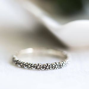 Daisy Ring, I Pick You Daisy Ring, Sterling Silver, Rings For Women, Silver Stacking Ring, Flower Band, Pinkie Ring,Whole & Half Sizes 3-9.5