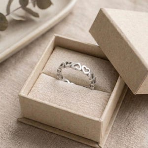 Sterlingzilveren hartring: stapelband dames