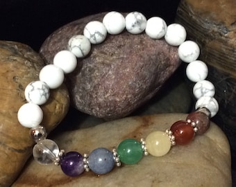 Pulsera elástica curativa de piedras preciosas genuinas de howlita blanca y 7 chakras