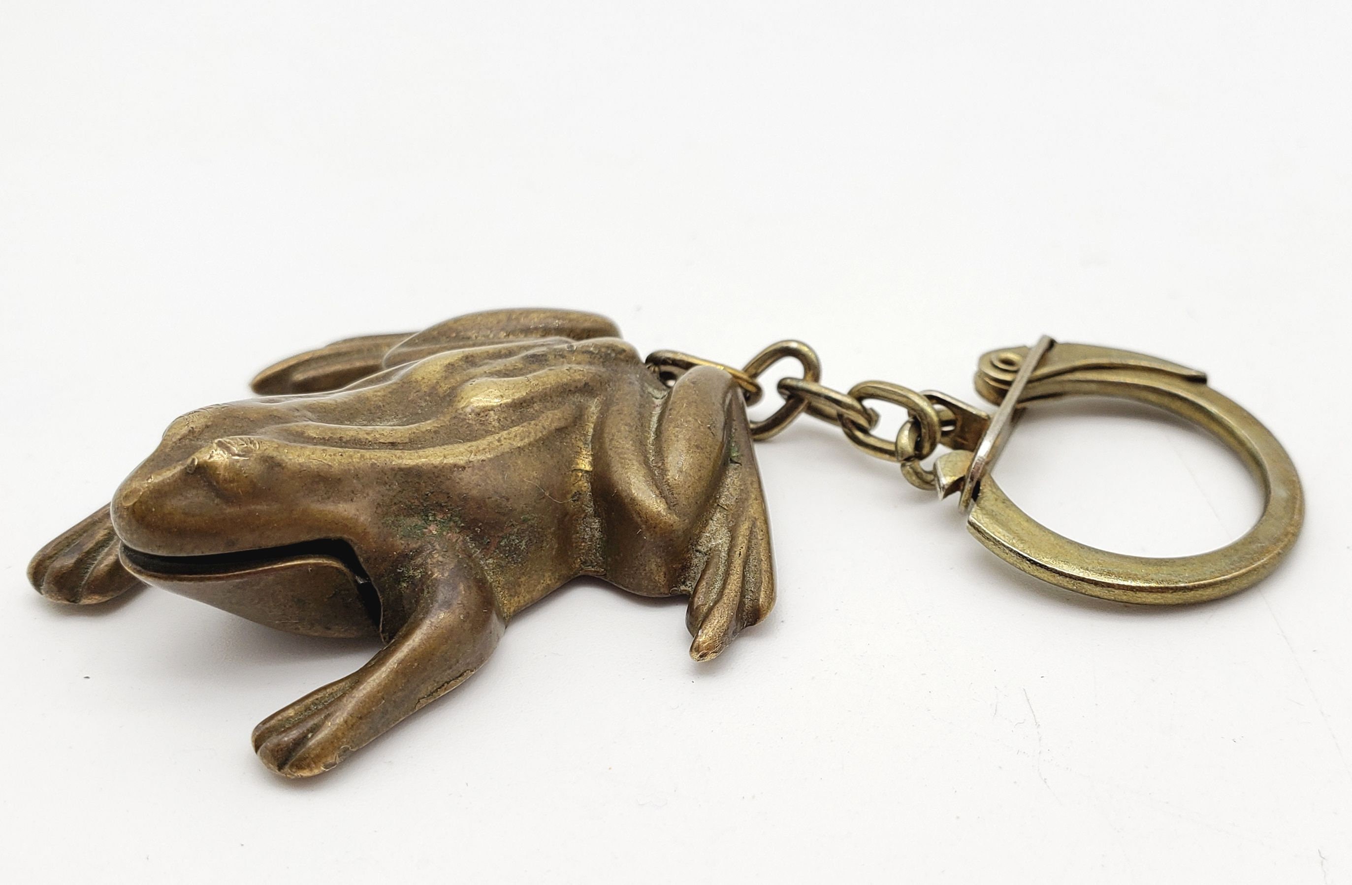 Vintage Frog Clicker Keychain Pendant Aged Brass Metal Novelty Click Frog Dog Training Tool Noisemaker Gadget Mini Amphibian Collectible Etsy Nederland