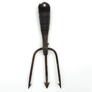 Vintage Fishing Spear Head Frog Gig 3 Tine Fork Rusty Primitive Decor Fish Tools