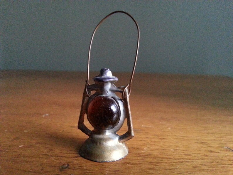 miniature lantern dollhouse