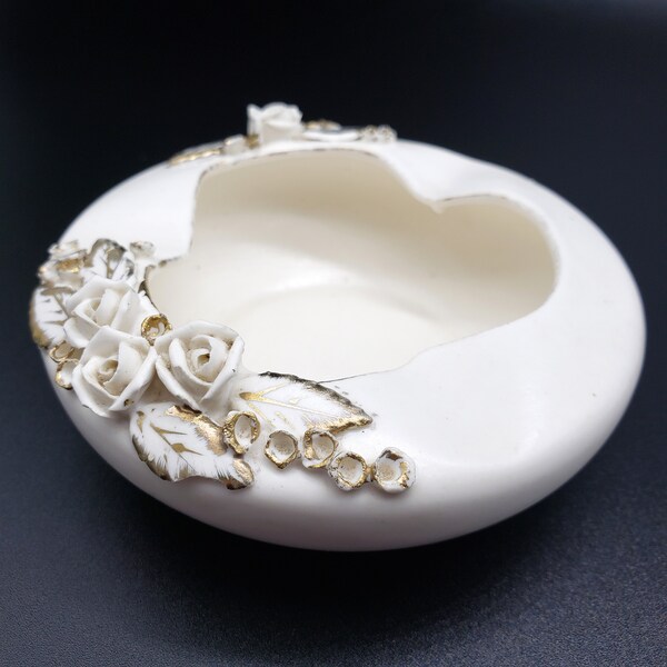 Vintage Fancy Rose Relief Ashtray 4" White And Gold Porcelain Matte Finish Mid Century Norcrest Japan