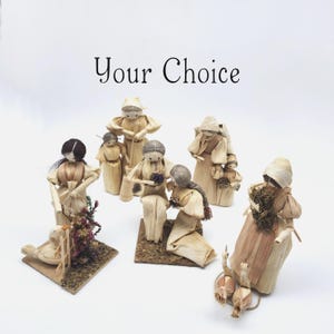 Your Choice Vintage Corn Husk Straw Doll Folk Art Figure Women Geese Gathering Butter Churn Flowers Dollhouse People