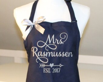Mrs Apron in GRACE Font with Arrow w/Heart with bow - Bridal Shower Gift -Perfect Gift for the Bride - Personalized Apron -Embroidered Apron