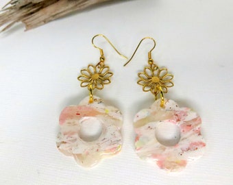 Pink Daisy Translucent Dangle - Floral Daisy Earring - Romantic Earring - Gift for Sister- Gift For Shower - Long Dangle earring - Ear-253
