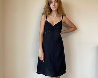 Linen nightgown with adjustable shoulder straps