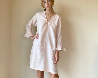 Linen nightgown with long sleeves