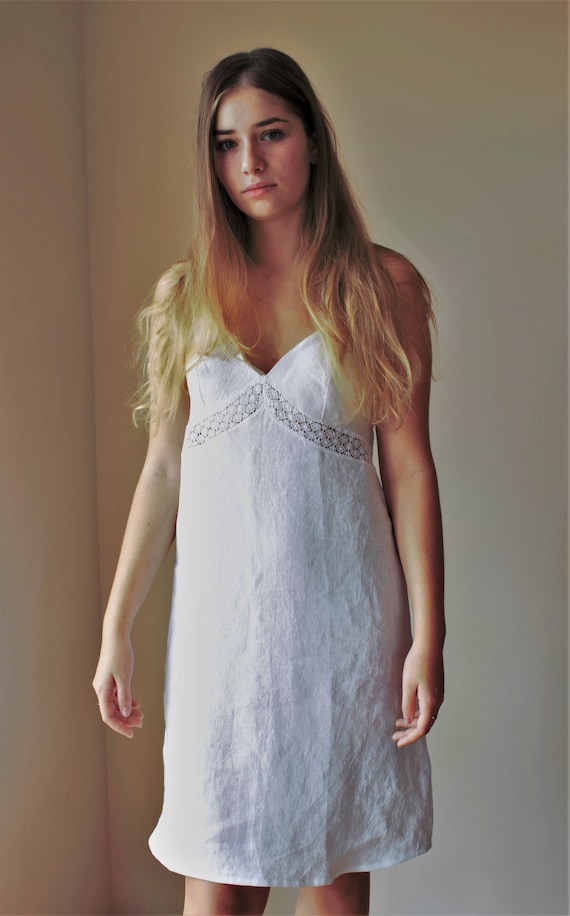 Linen nightgown with adjustable shoulder straps